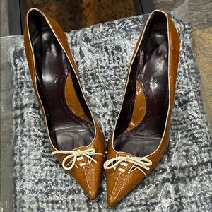 Via Spiga Brown Leather Heels with Cream Accents